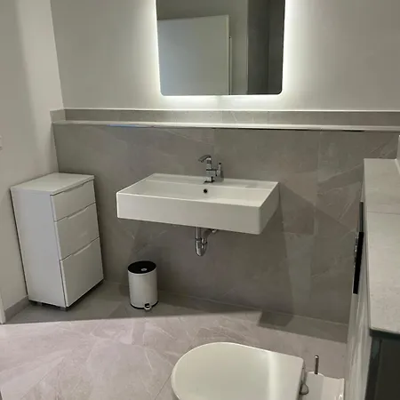 Sunny With 2 Bedrooms, Wifi, Terrace, Close To And Messe Daire Augsburg
